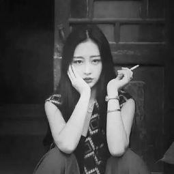 女网红抽烟爆料视频大全,视频大全带你领略烟圈魅力